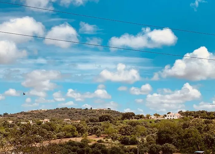 Casa Na Colina : The Cottage And The Long House