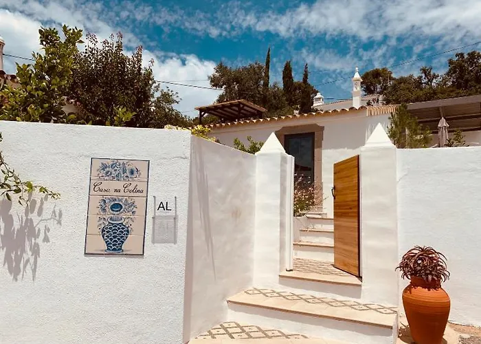 Casa Na Colina : The Cottage And The Long House